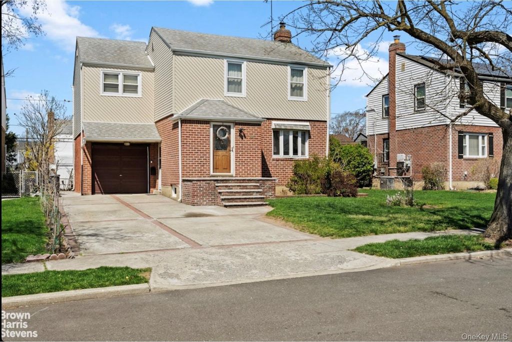 Photo of 96 Nassau Street, Elmont, NY 11003 (MLS # 998963)