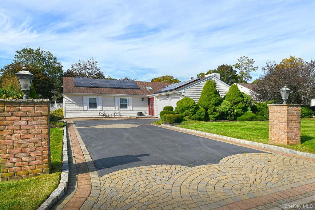 Photo of 22 Apple Blossom Lane, East Patchogue, NY 11772 (MLS # 1038109)