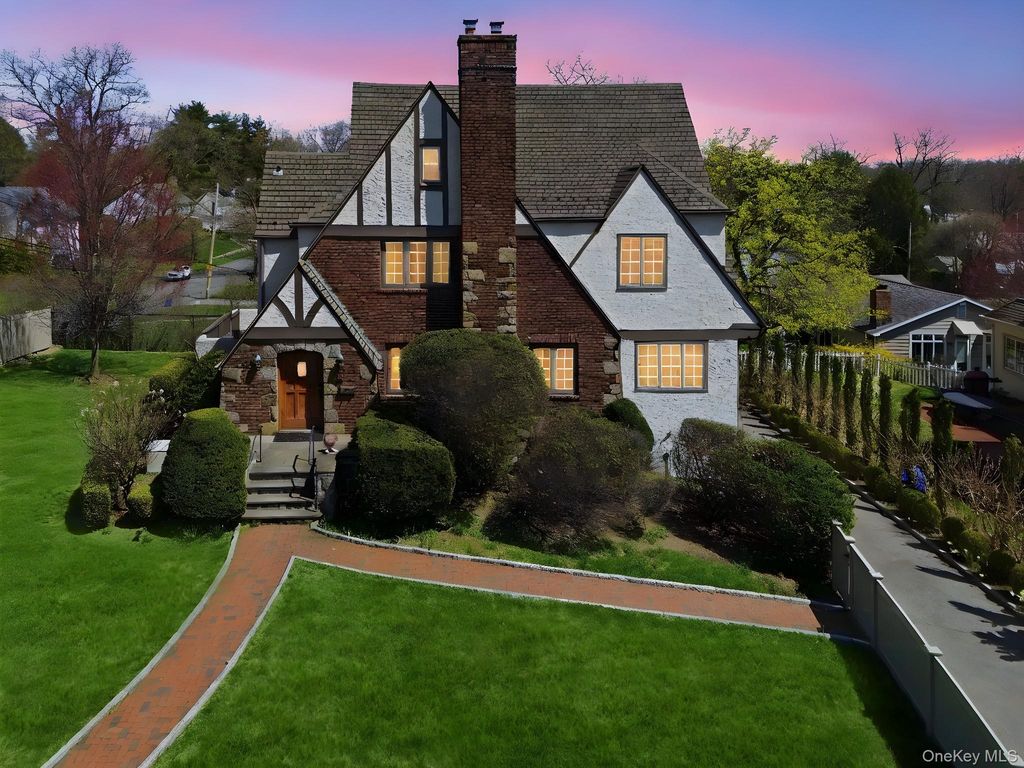 Photo of 185 Fenimore Road, New Rochelle, NY 10804 (MLS # 974568)