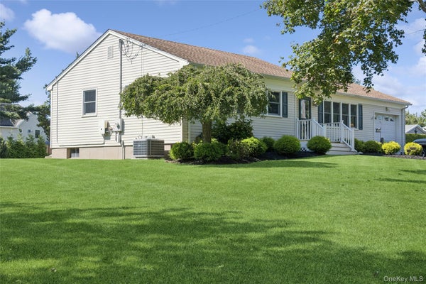 4105 DEEP HOLE DR, MATTITUCK, NY 11952 - Image f0c7fc9e3957b2ac25151dbc5d32d66b/2696837241