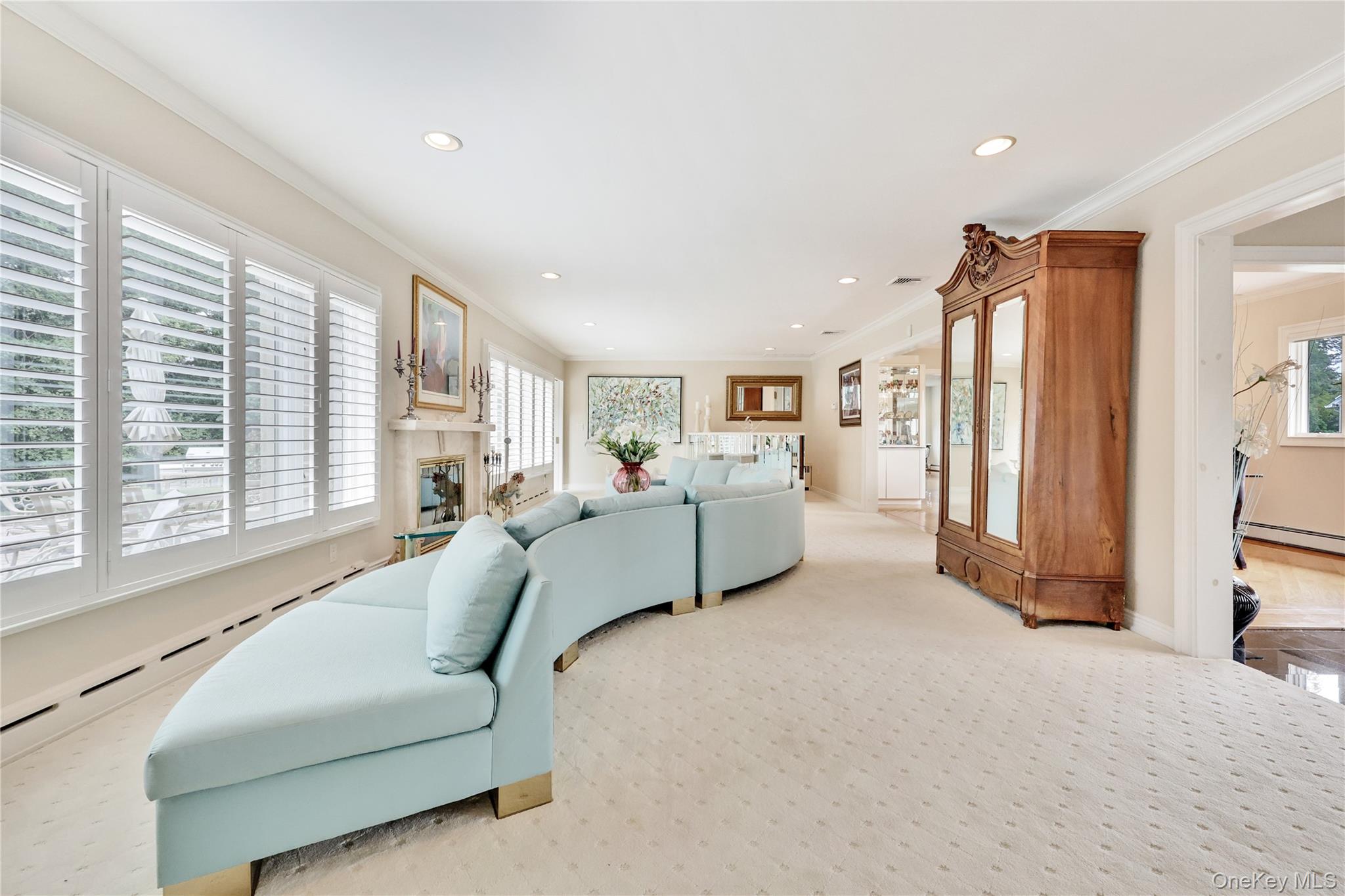 Hewlett Harbor, New York 11557, United States, 4 Bedrooms Bedrooms, ,4 BathroomsBathrooms,Residential,Active,204460