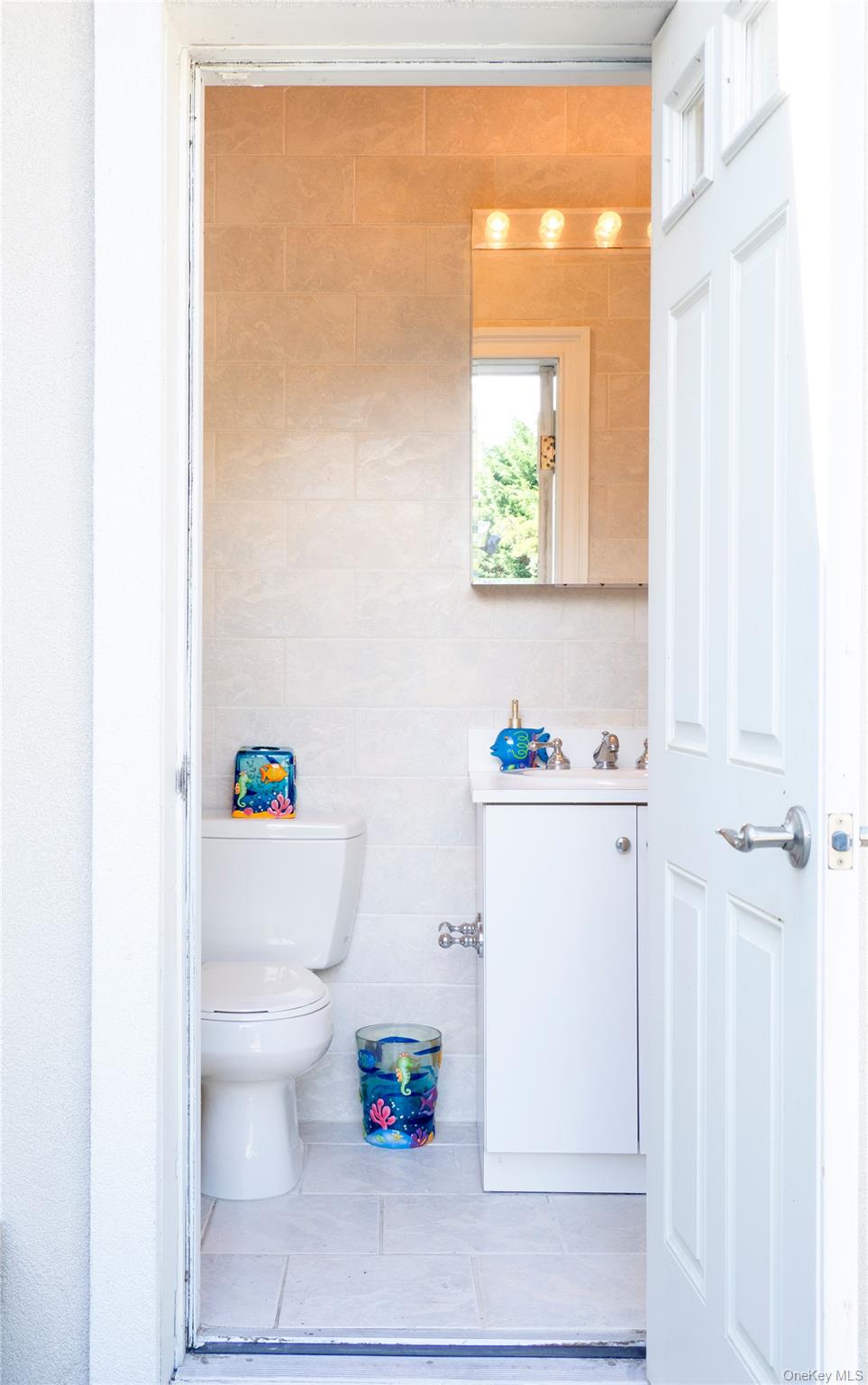 Hewlett Harbor, New York 11557, United States, 4 Bedrooms Bedrooms, ,4 BathroomsBathrooms,Residential,Active,204460