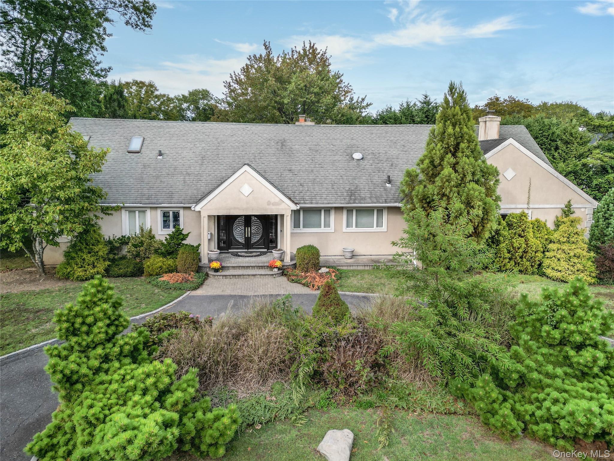 Hewlett Harbor, New York 11557, United States, 4 Bedrooms Bedrooms, ,4 BathroomsBathrooms,Residential,Active,204460