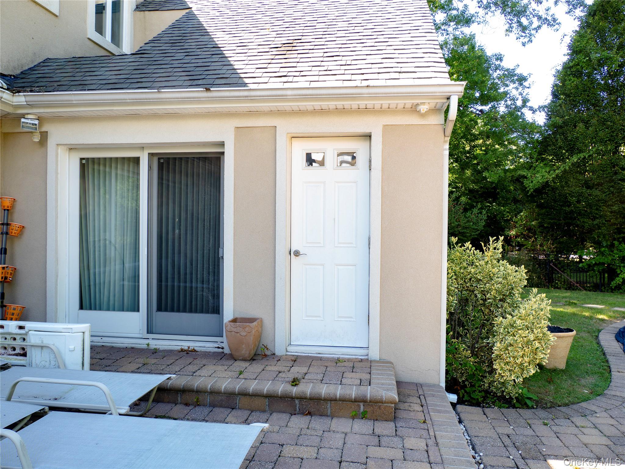 Hewlett Harbor, New York 11557, United States, 4 Bedrooms Bedrooms, ,4 BathroomsBathrooms,Residential,Active,204460