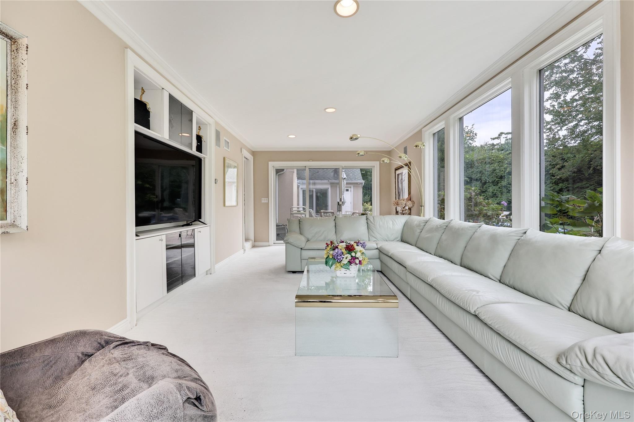 Hewlett Harbor, New York 11557, United States, 4 Bedrooms Bedrooms, ,4 BathroomsBathrooms,Residential,Active,204460