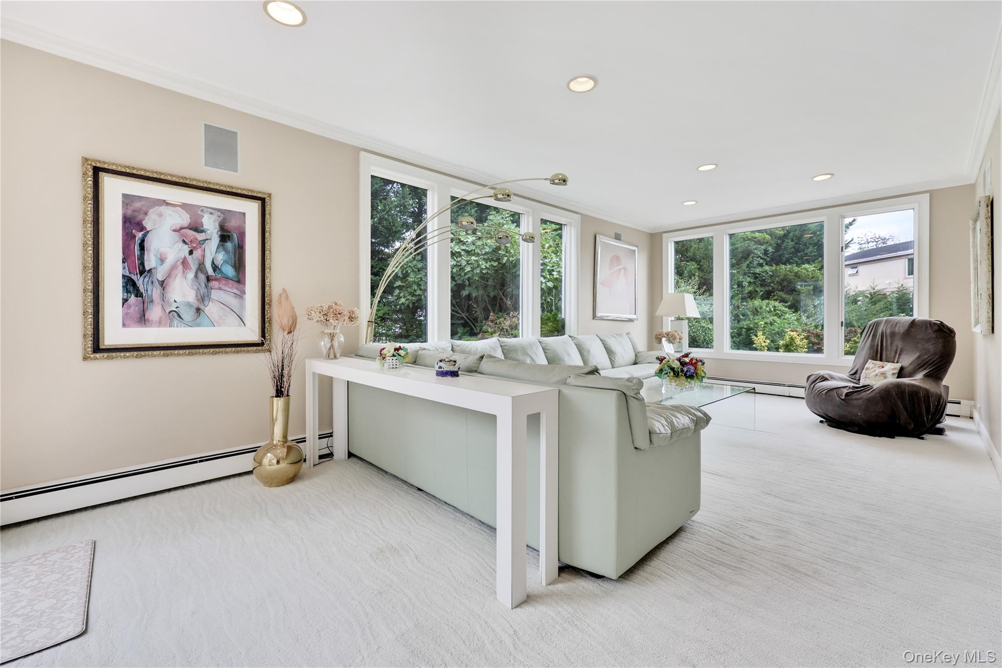 Hewlett Harbor, New York 11557, United States, 4 Bedrooms Bedrooms, ,4 BathroomsBathrooms,Residential,Active,204460