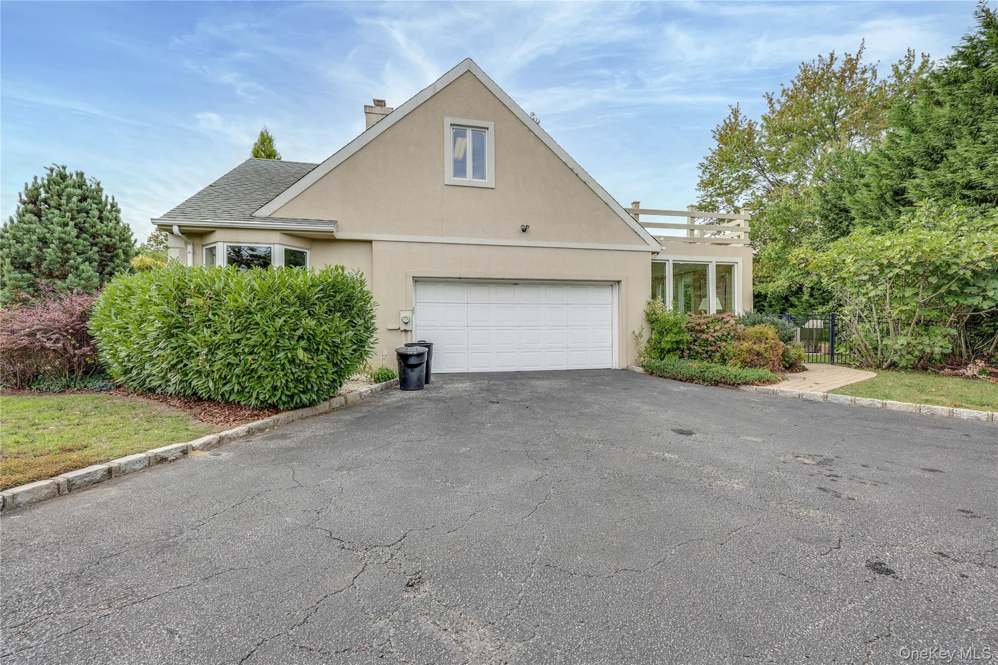 Hewlett Harbor, New York 11557, United States, 4 Bedrooms Bedrooms, ,4 BathroomsBathrooms,Residential,Active,204460