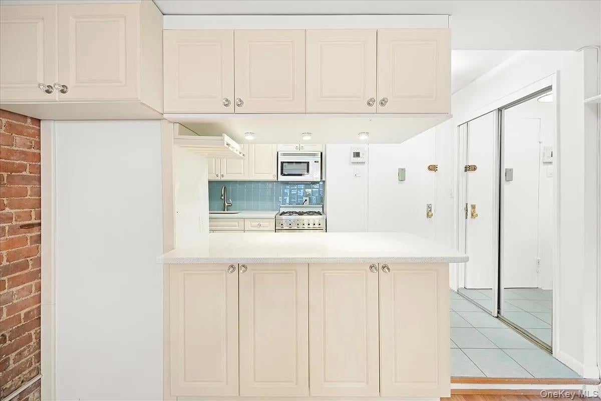 131 W 85th Street FE1