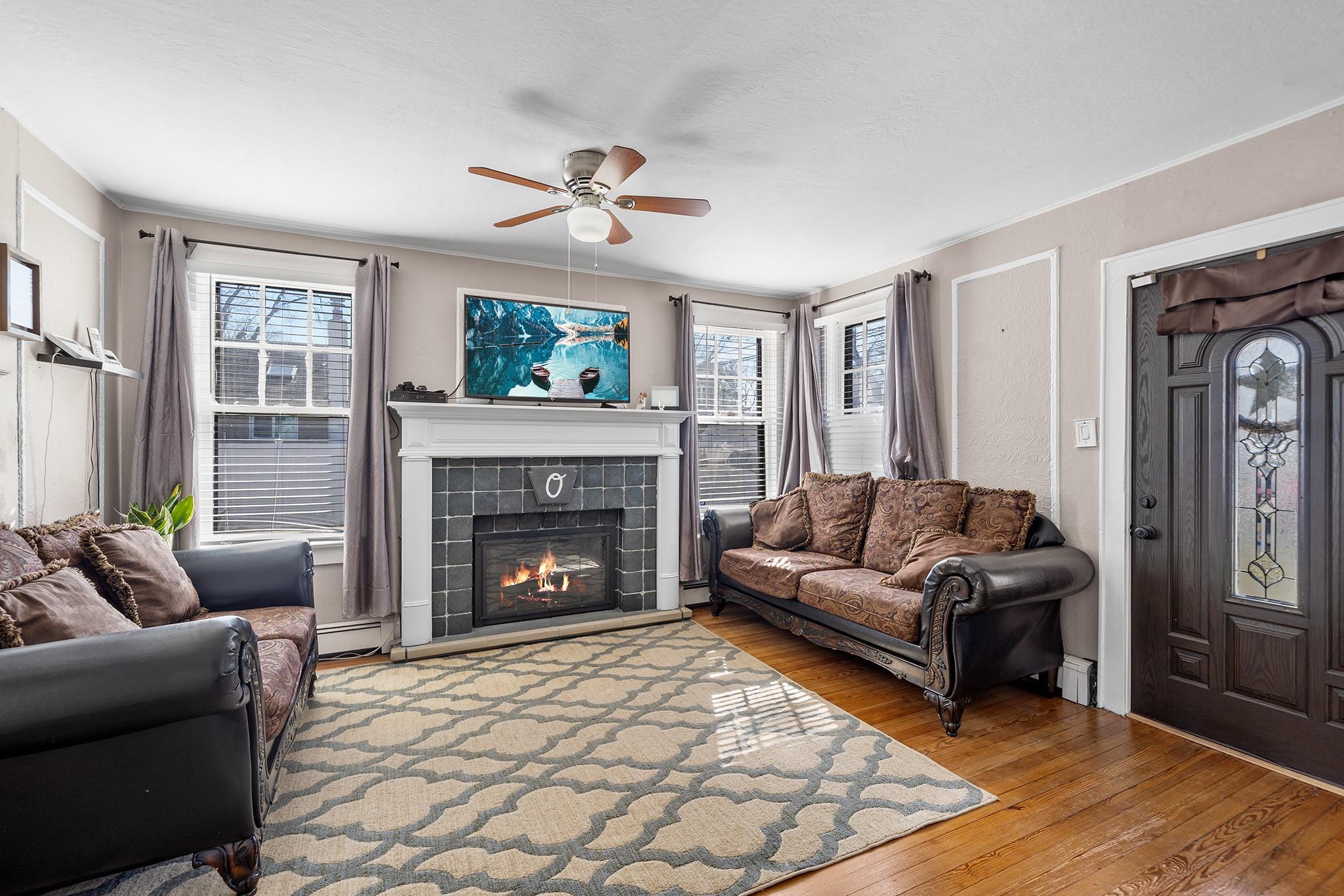 9 Westwood Avenue, Deer Park, New York image 2