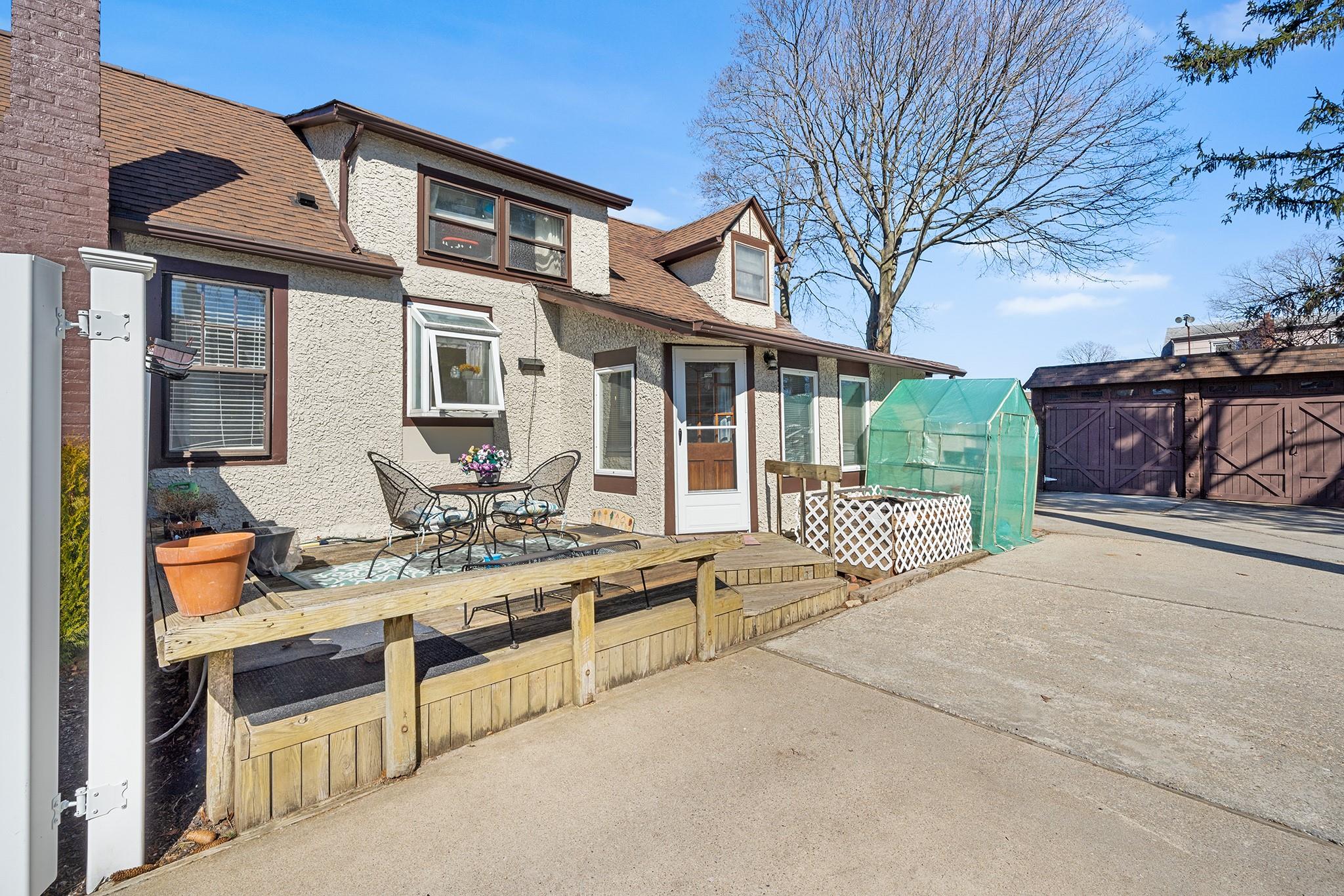9 Westwood Avenue, Deer Park, New York image 34