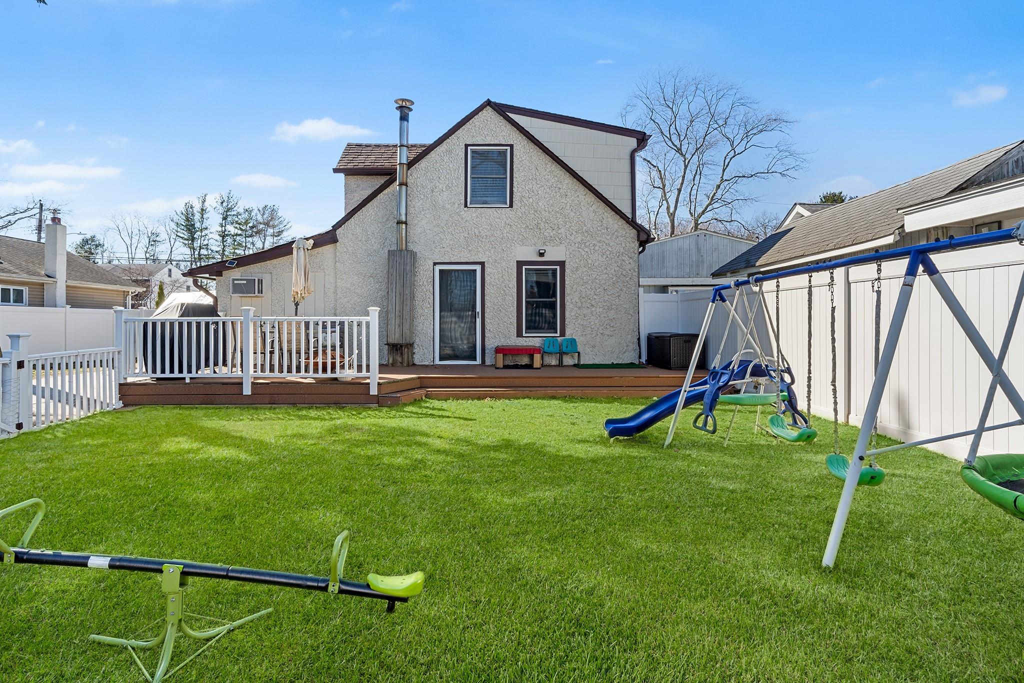 9 Westwood Avenue, Deer Park, New York image 37
