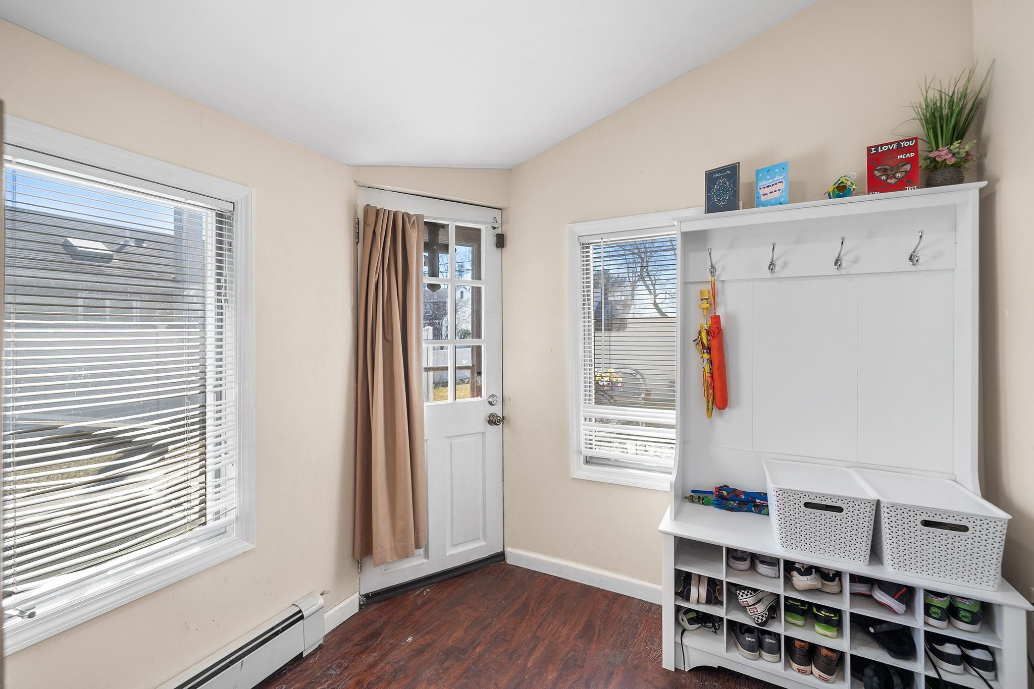 9 Westwood Avenue, Deer Park, New York image 32