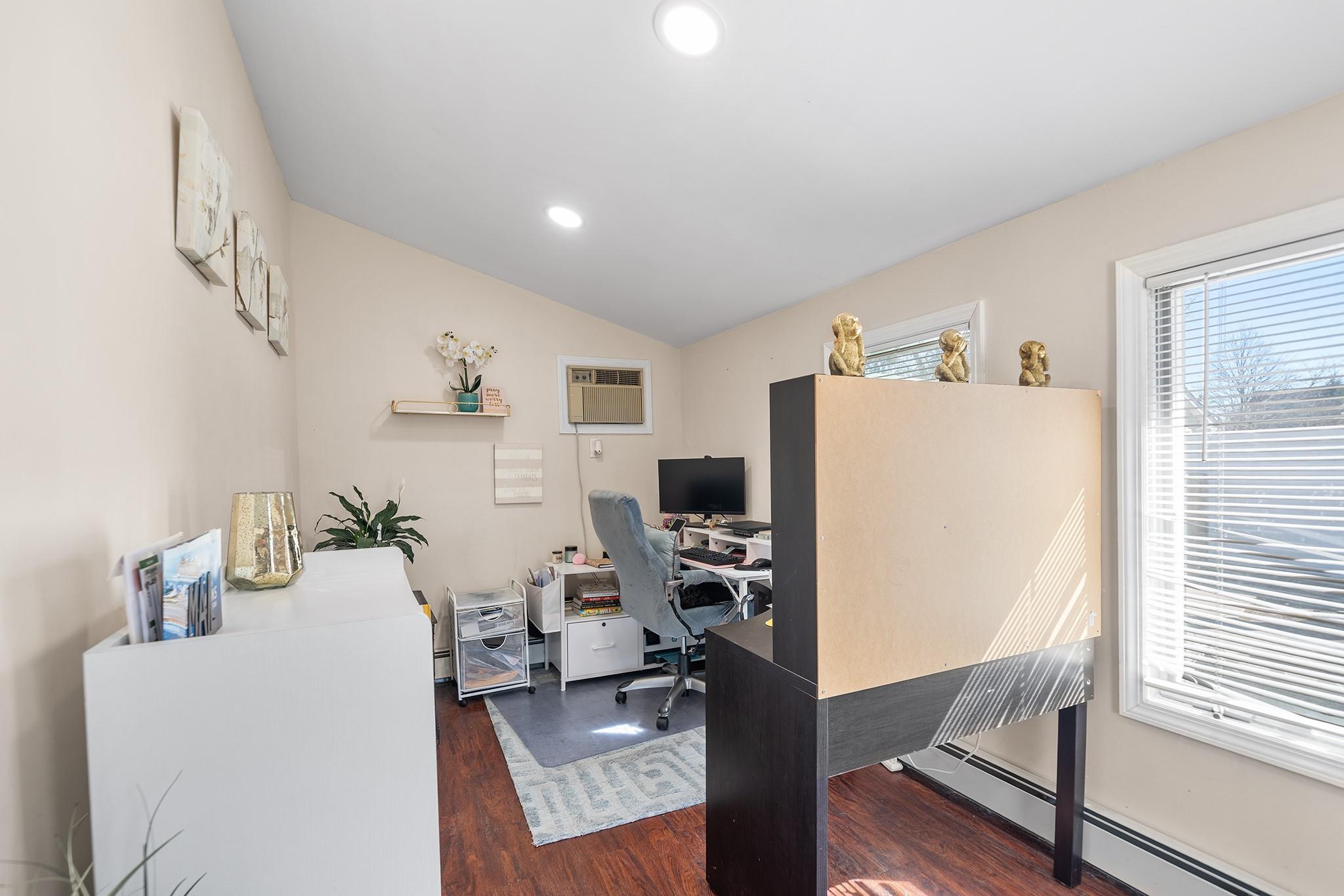9 Westwood Avenue, Deer Park, New York image 27