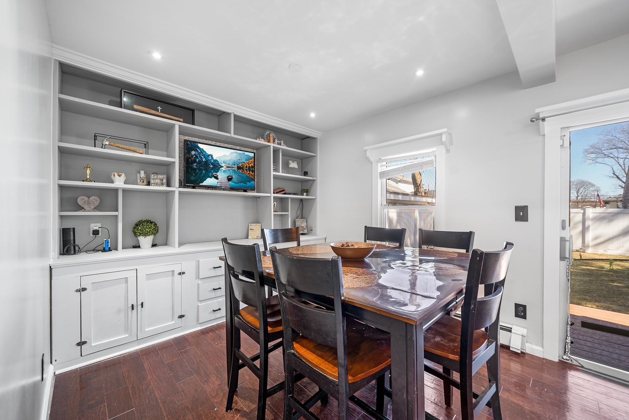 9 Westwood Avenue, Deer Park, New York image 12