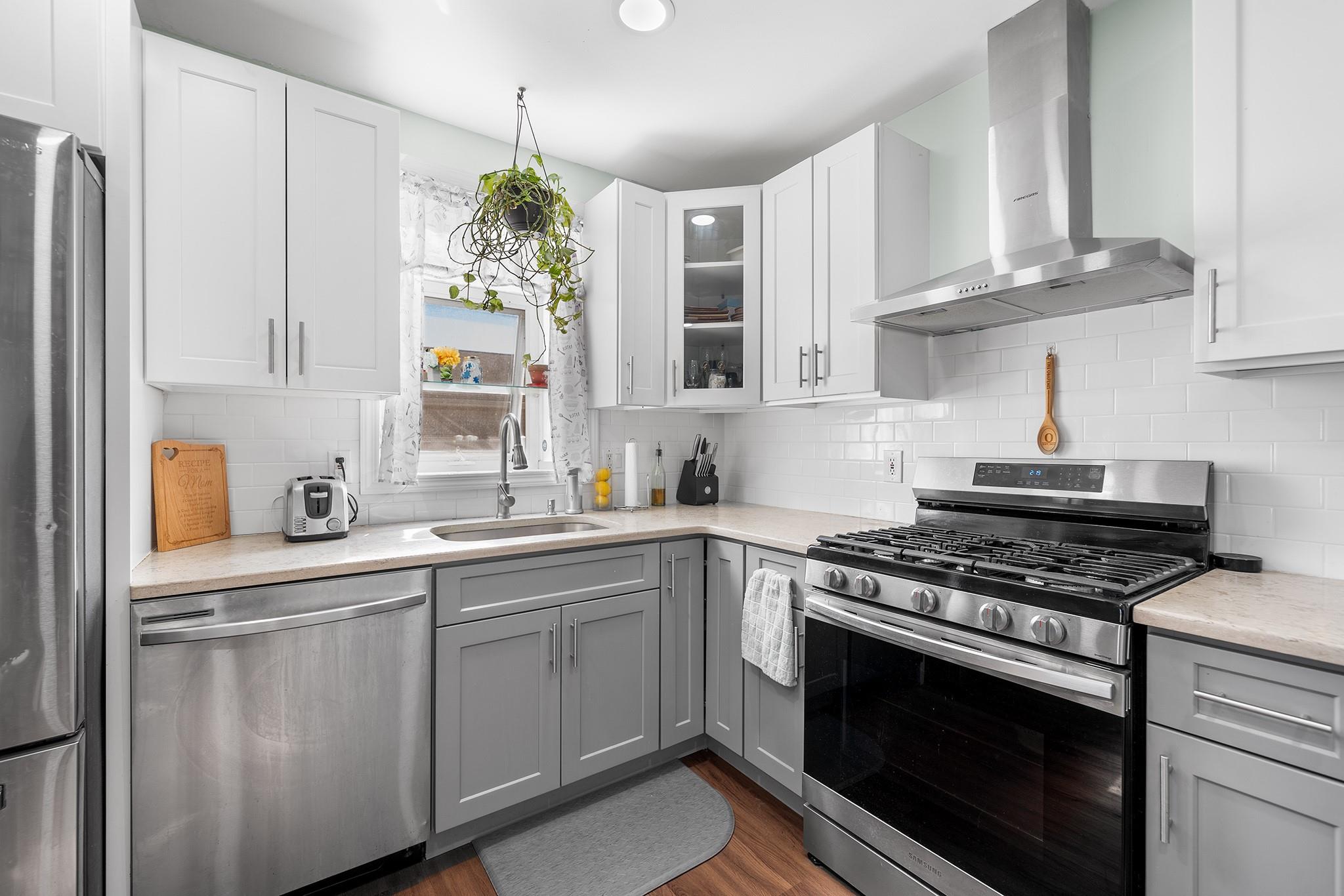 9 Westwood Avenue, Deer Park, New York image 1