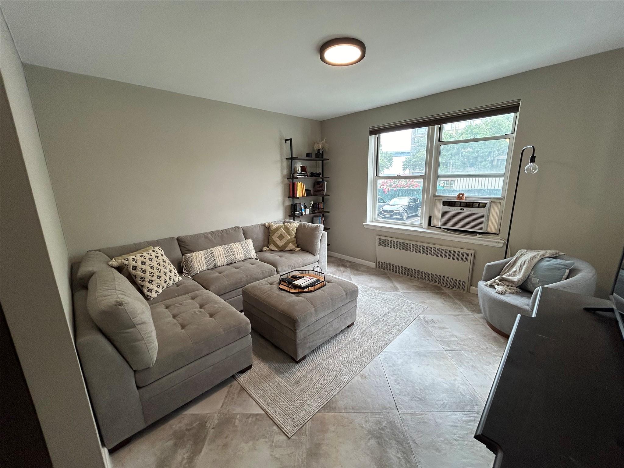 Property for Sale at Powells Cove Boulevard 1M, Beechhurst, Queens, NY - Bedrooms: 1 
Bathrooms: 1 
Rooms: 4  - $299,887