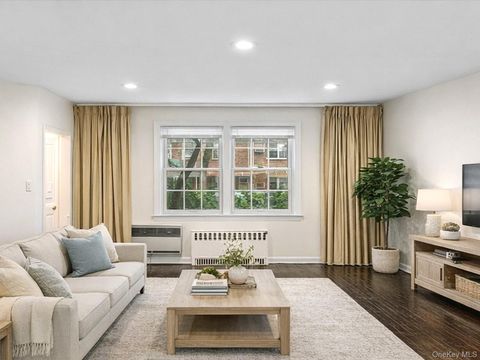 75-23 168 Street Fresh Meadows NY 11366