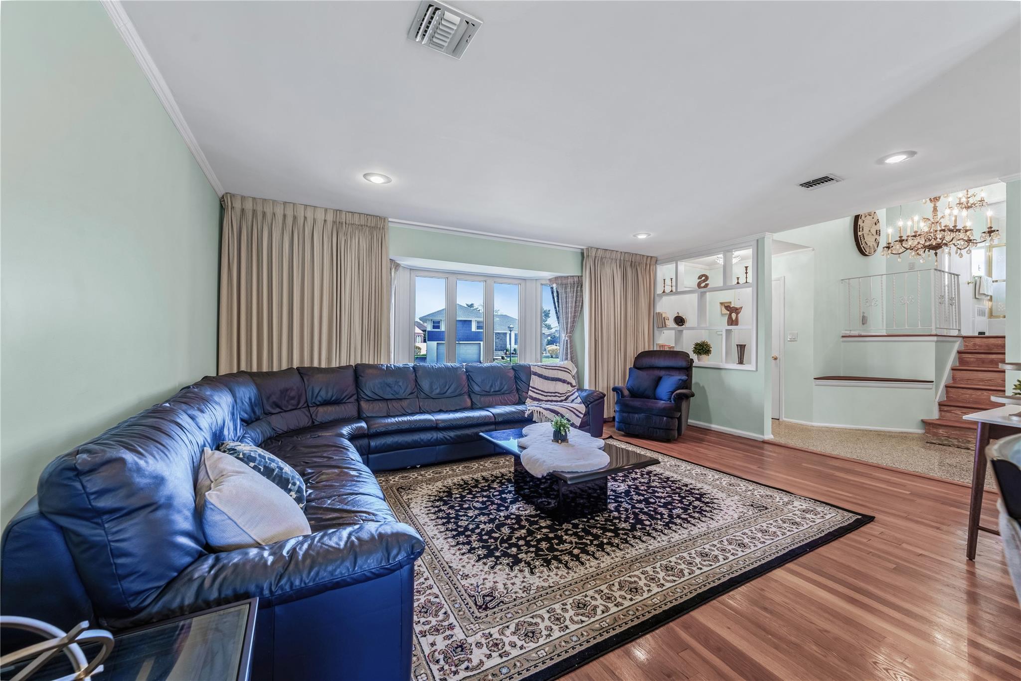 138 Betty Road, New Hyde Park, New York image 3