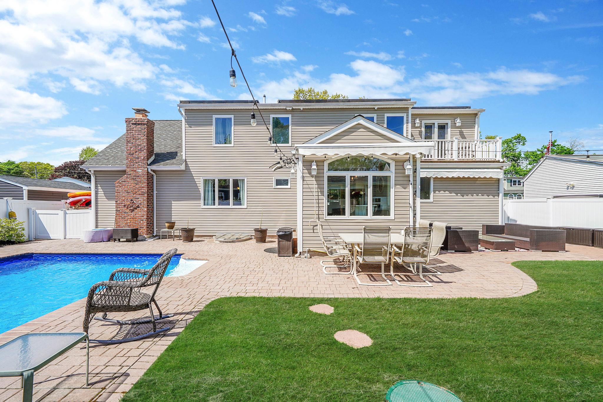 2 High Street, Sayville, New York image 42
