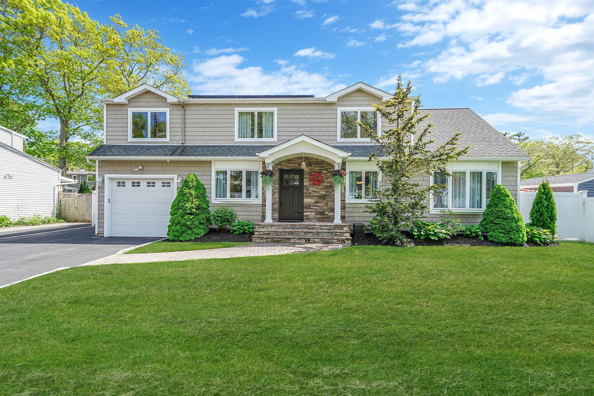 2 High Street, Sayville, New York image 9