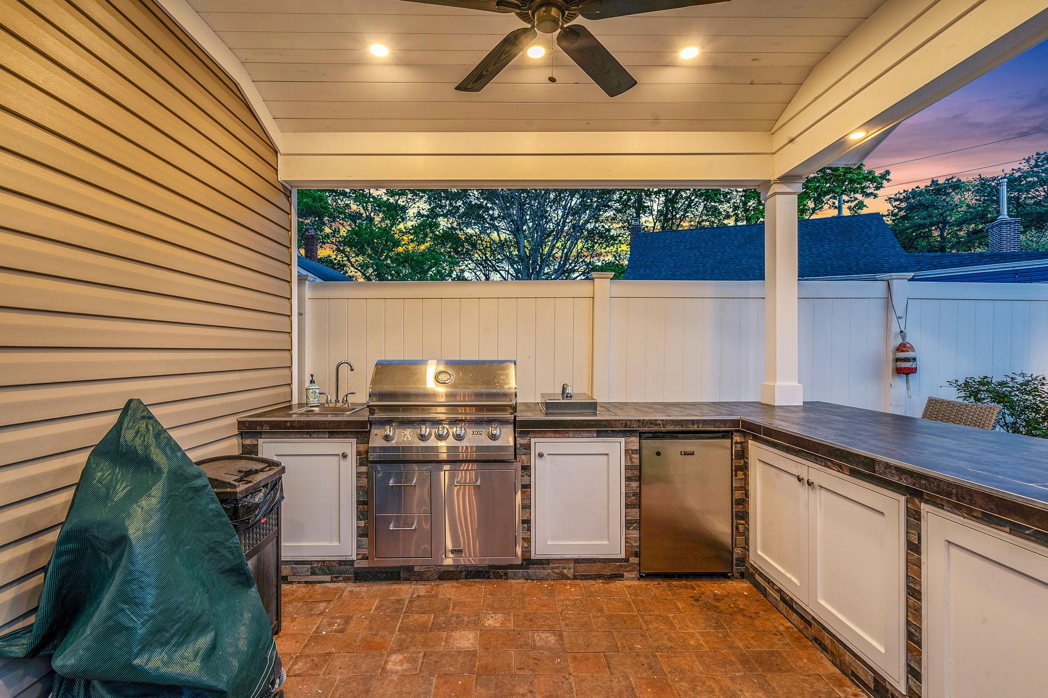 2 High Street, Sayville, New York image 36