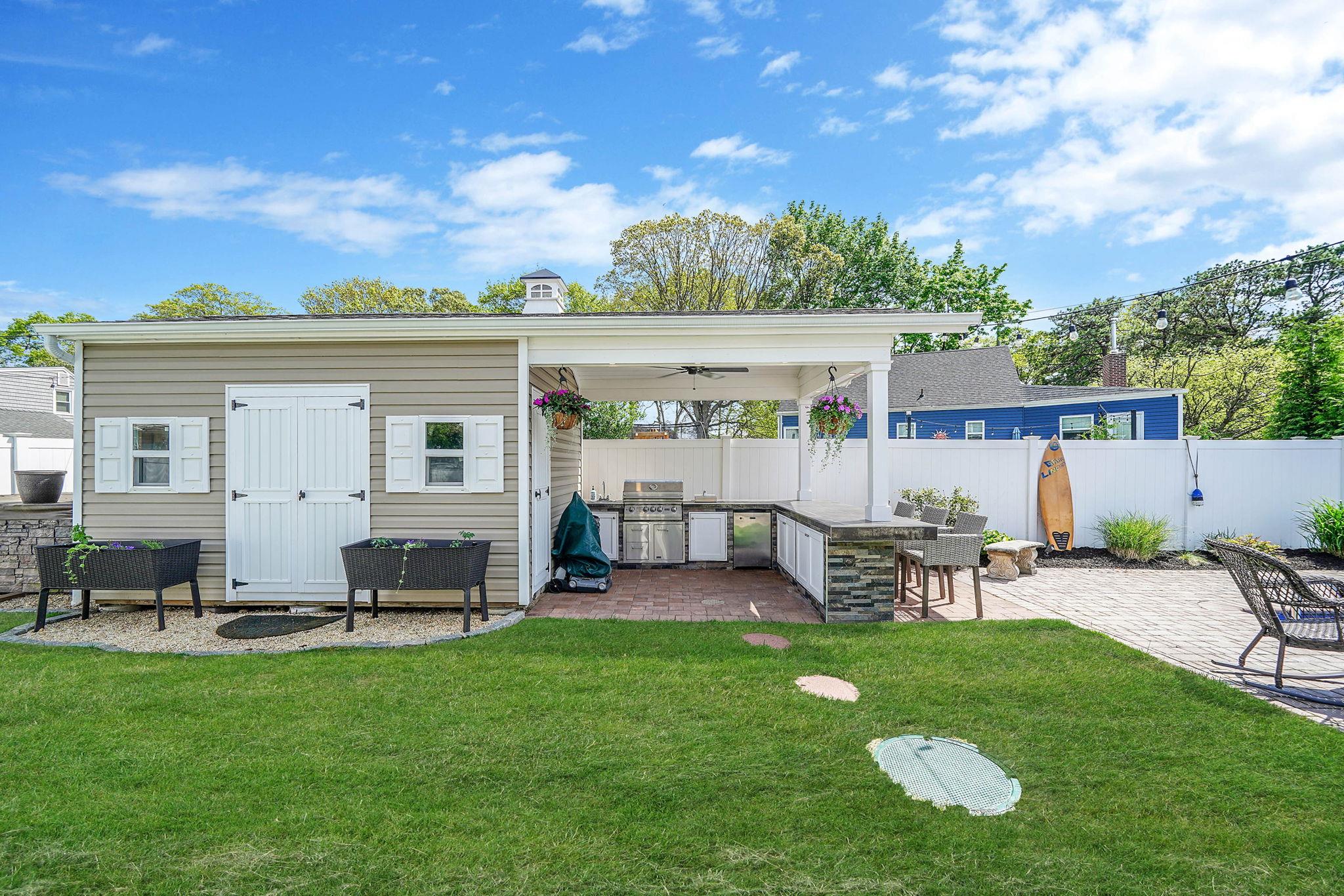 2 High Street, Sayville, New York image 44