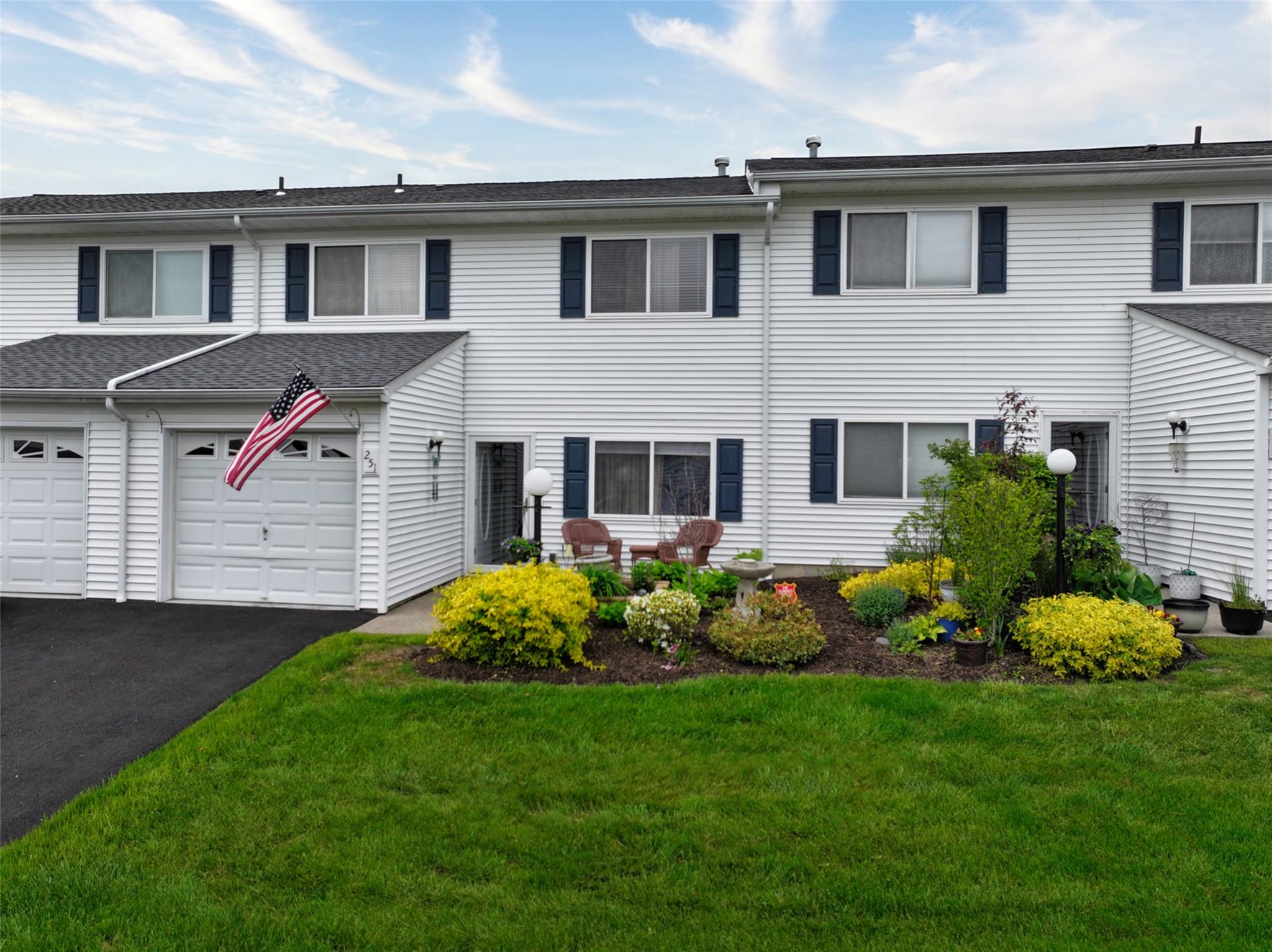 251 Tamerisk Lane, New Windsor, New York image 1