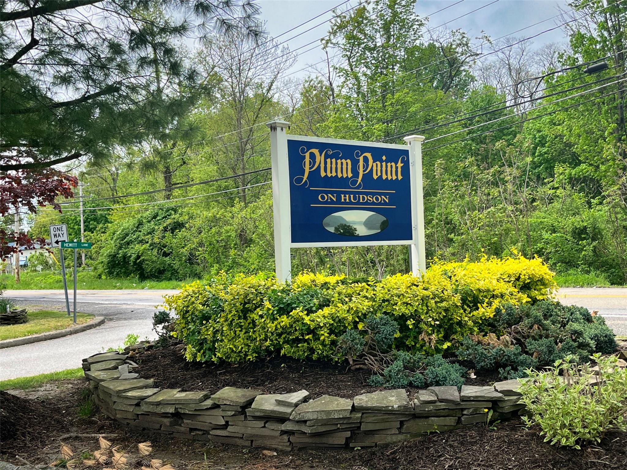 251 Tamerisk Lane, New Windsor, New York image 2