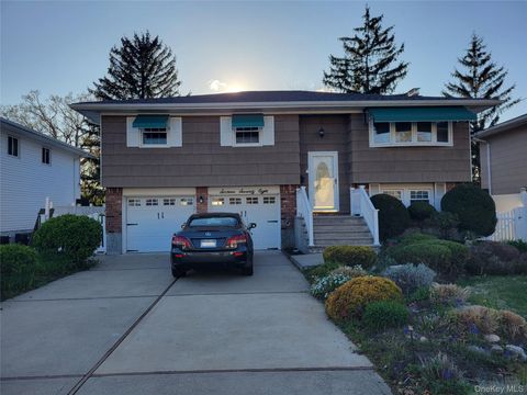 Photo of 1678 Park Avenue, Merrick, NY 11566 (MLS # 988283)