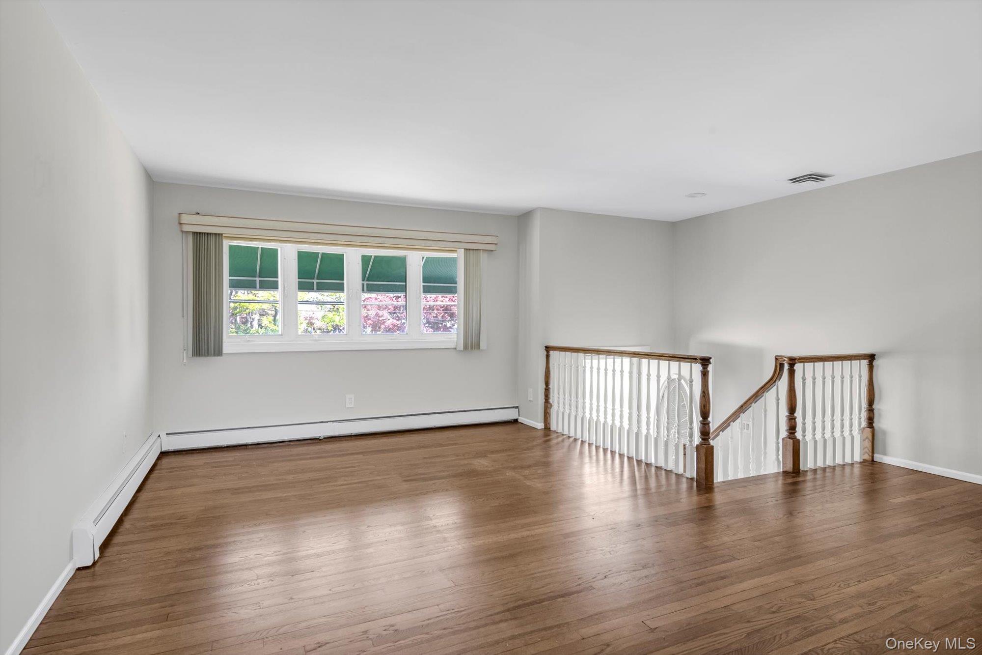 1678 Park Avenue - Photo 2