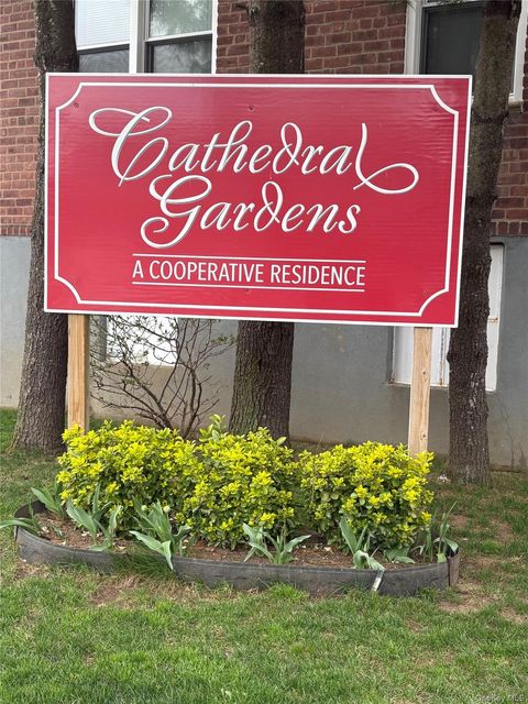 Homes For Sale - 34 Cathedral Avenue #6A<br/> Hempstead, NY 11550