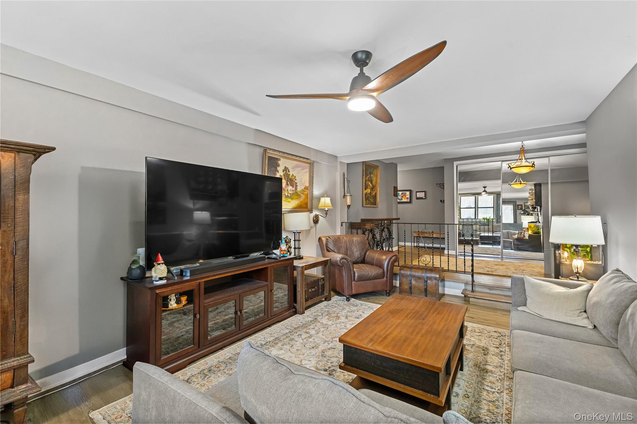 60 Barker Street 317