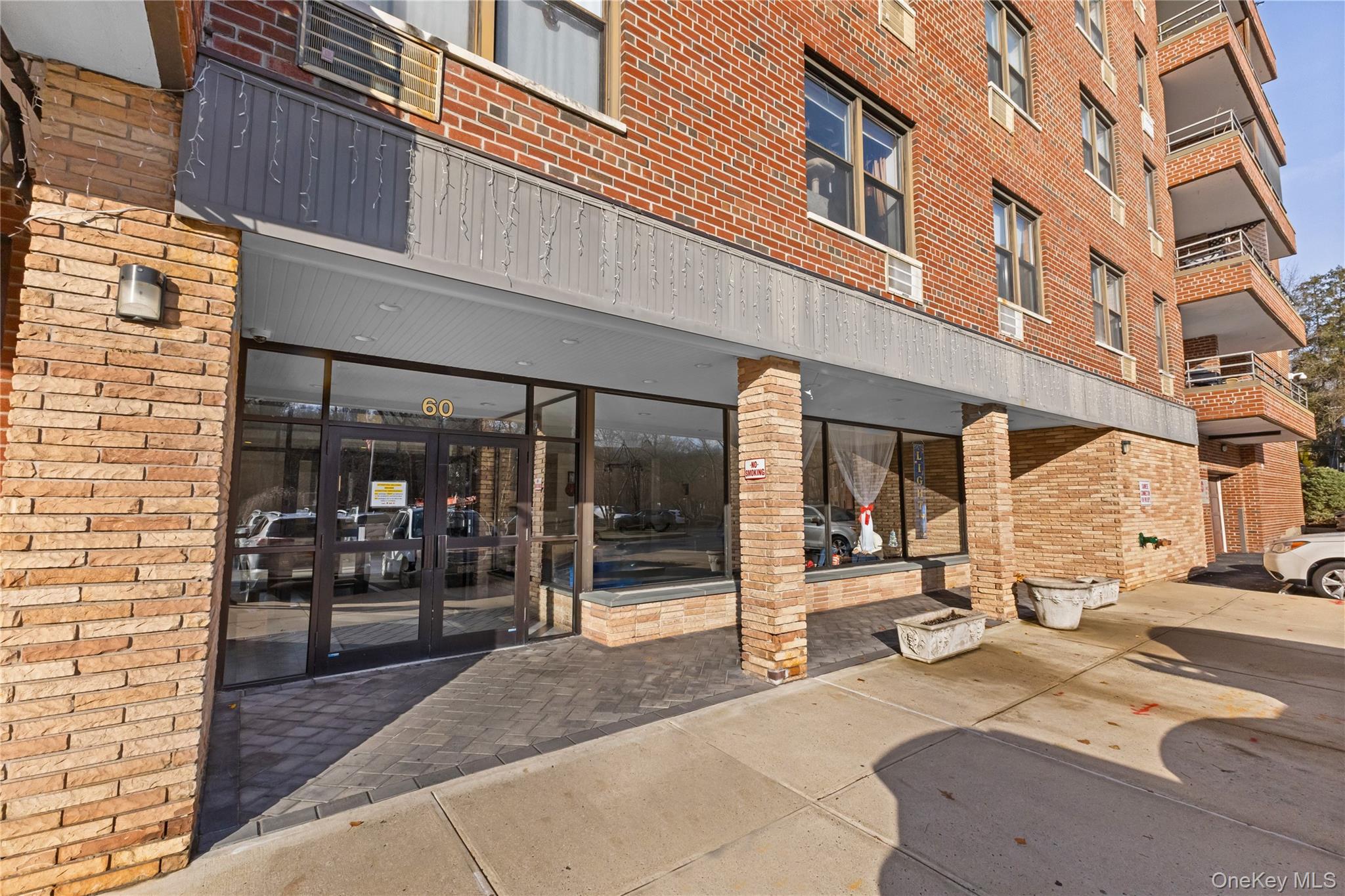 60 Barker Street 317