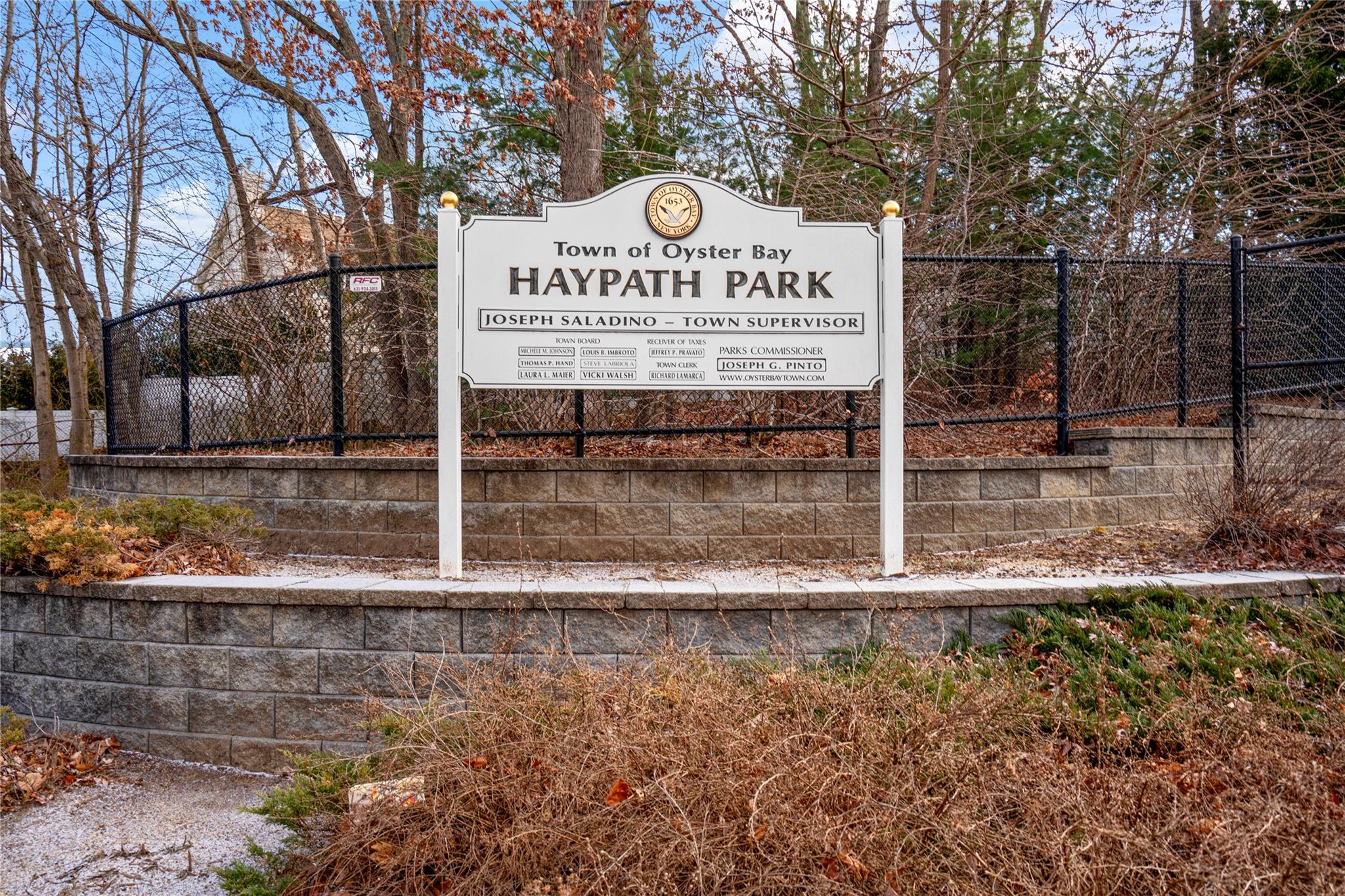 253 Haypath Road, Old Bethpage, New York image 35