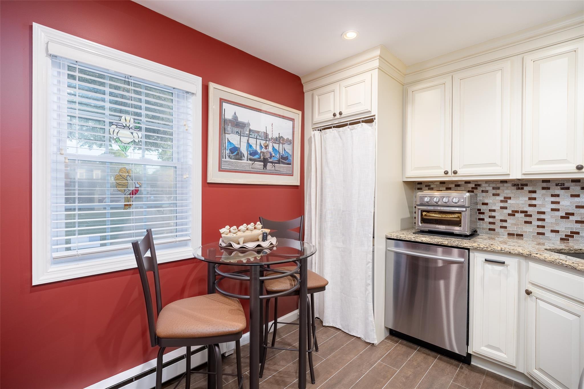 7 Harbor, Amityville, New York image 16