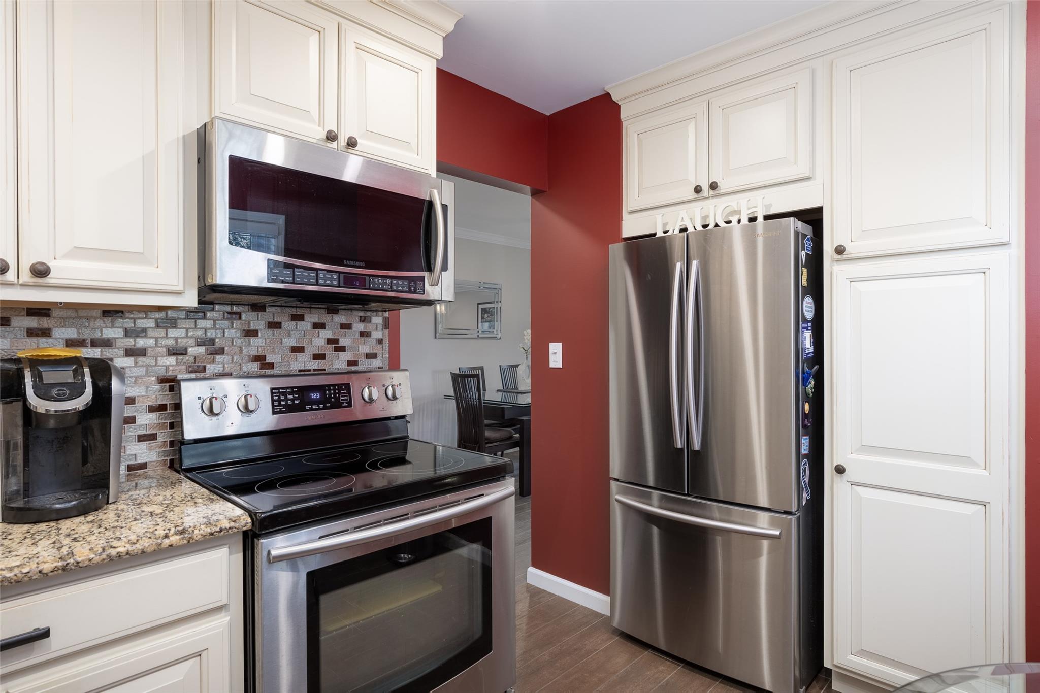 7 Harbor, Amityville, New York image 15