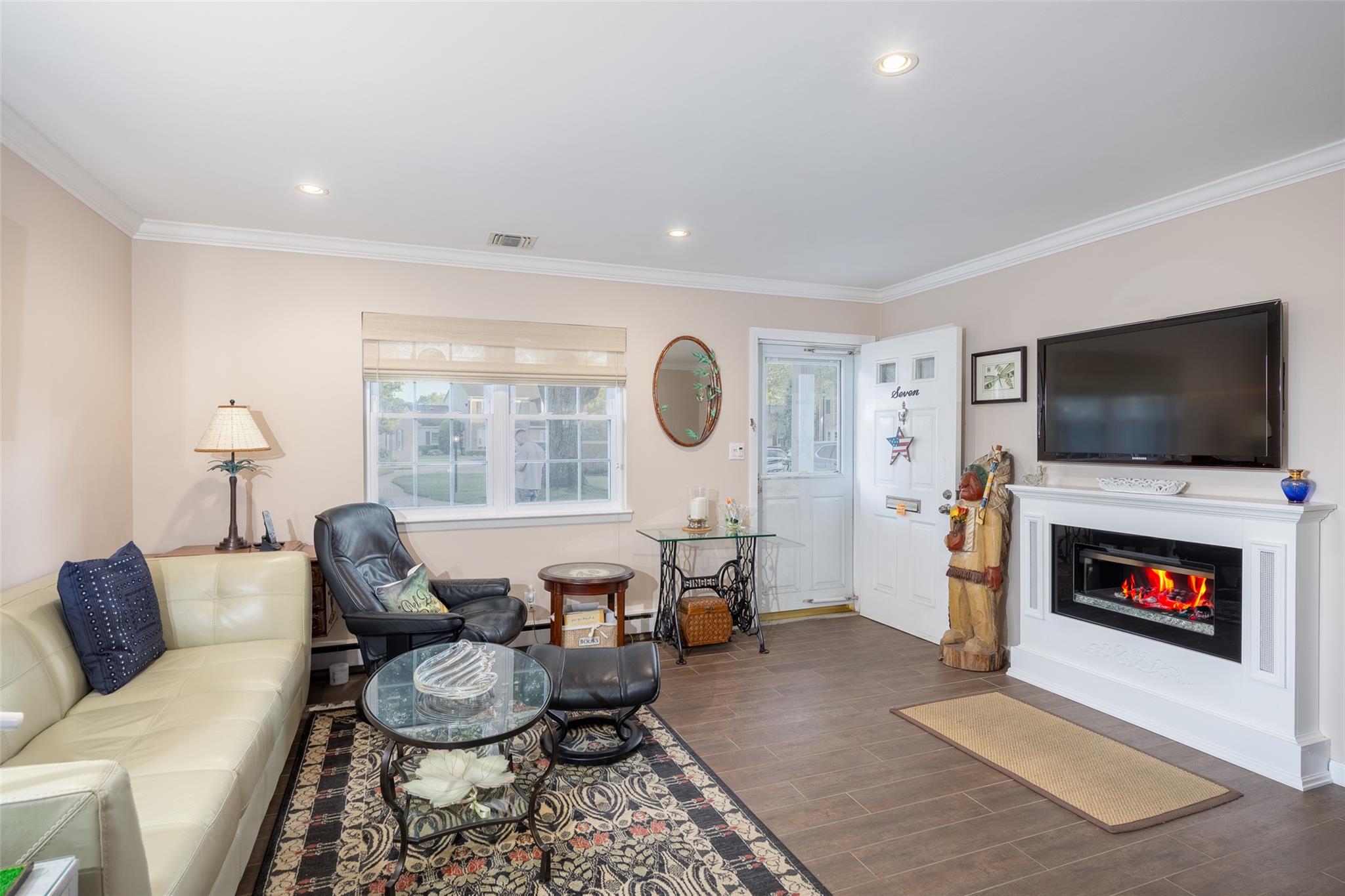 7 Harbor, Amityville, New York image 10