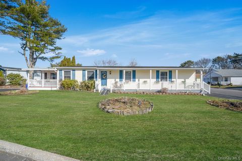 Condo For Sale - 2 Dogwood Lane<br/> Manorville, NY 11949