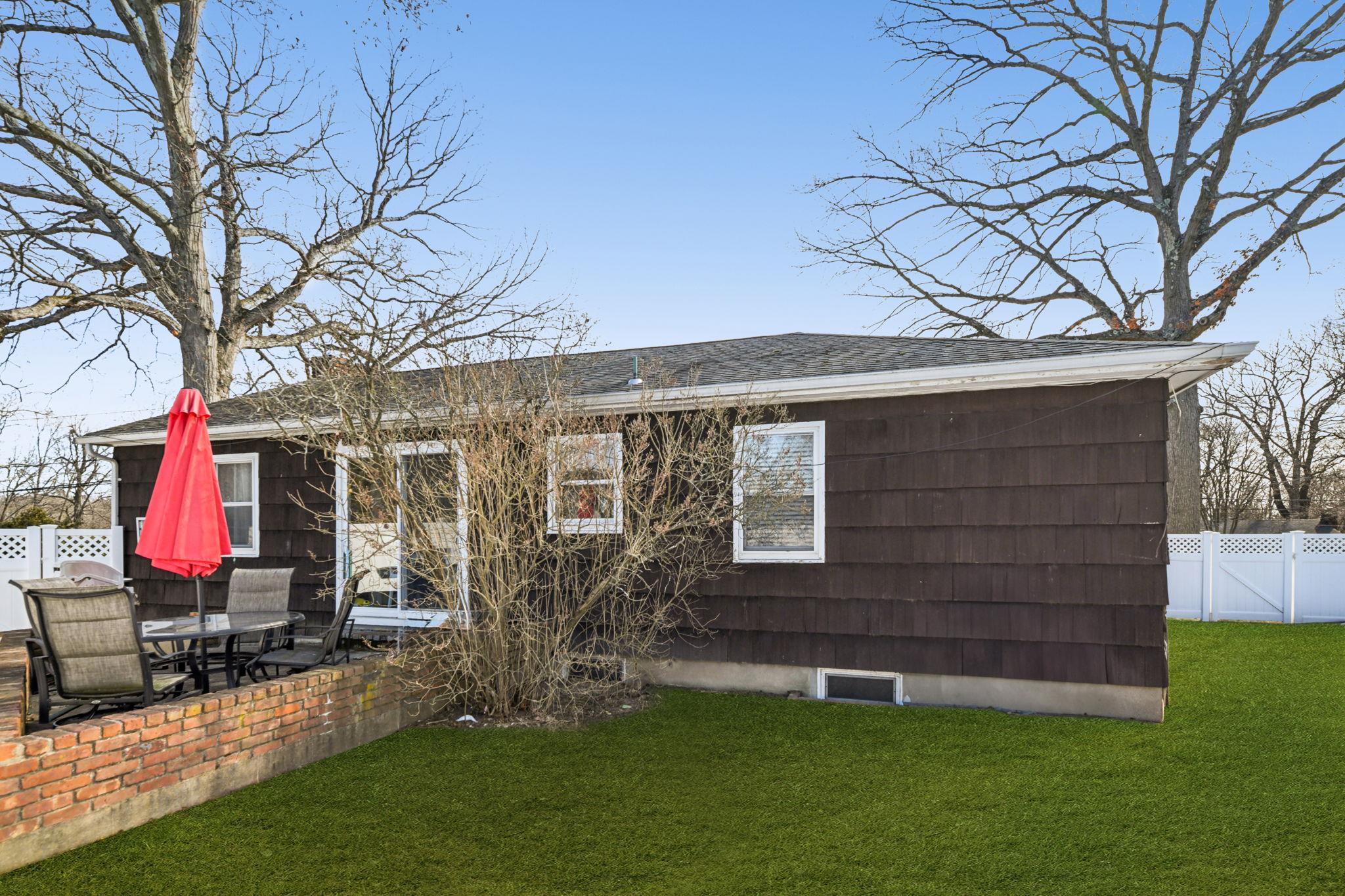 36 Spruce Drive, East Northport, New York image 26
