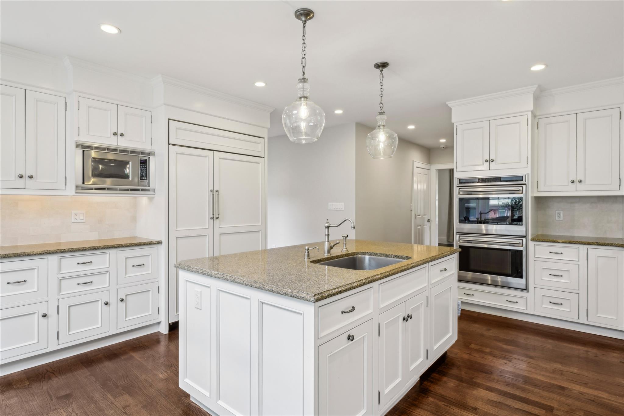58 Poplar Street, Garden City, New York image 10
