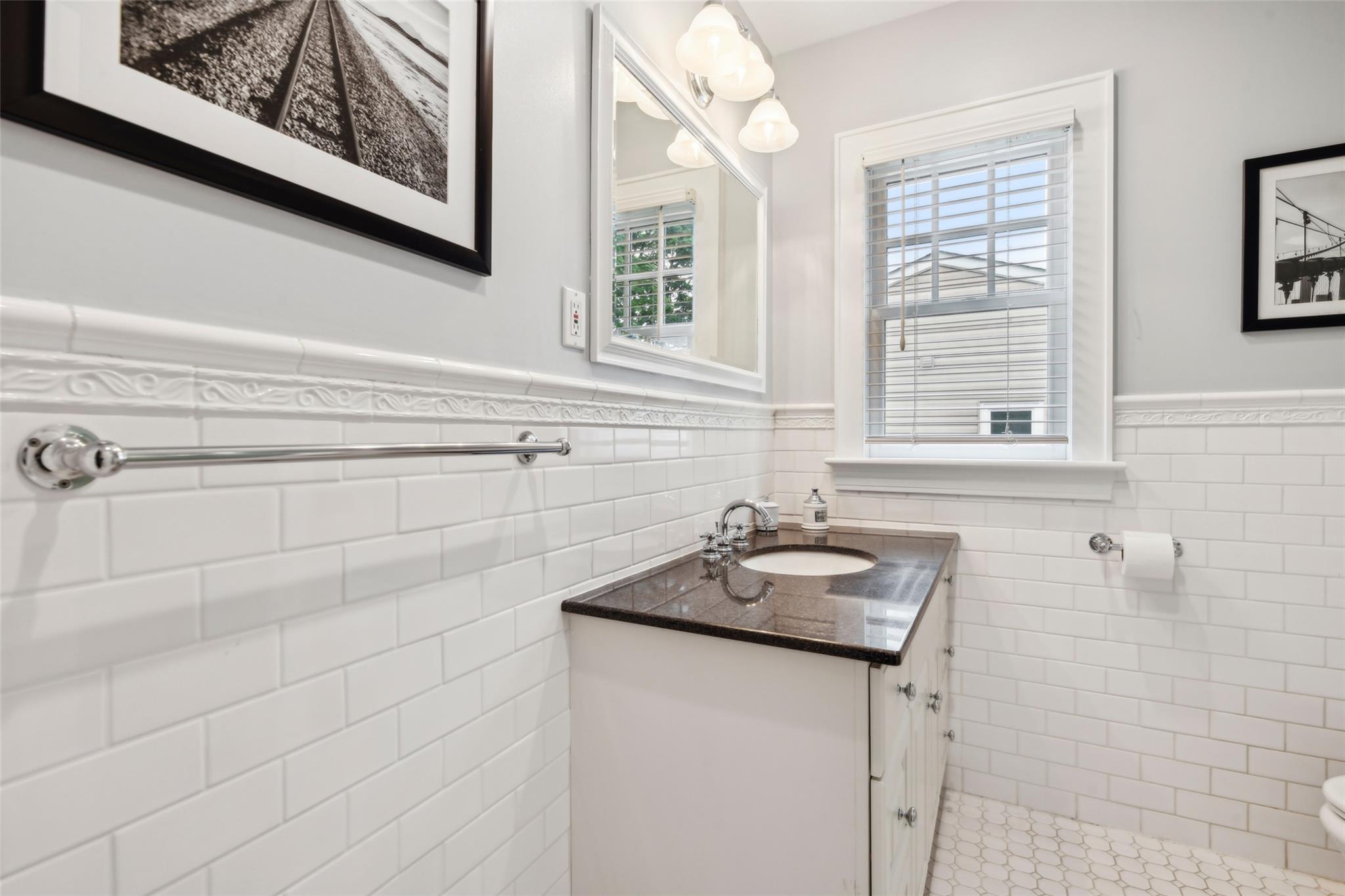 58 Poplar Street, Garden City, New York image 24