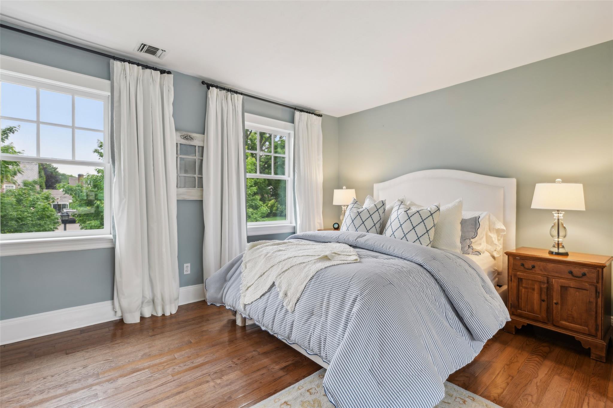 58 Poplar Street, Garden City, New York image 17