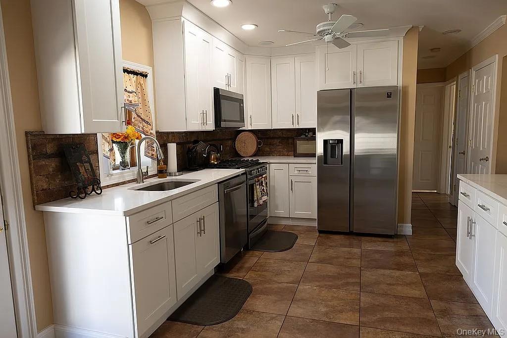 Photo of 169 Doris Avenue, Franklin Square, NY 11010 (MLS # 1055852)