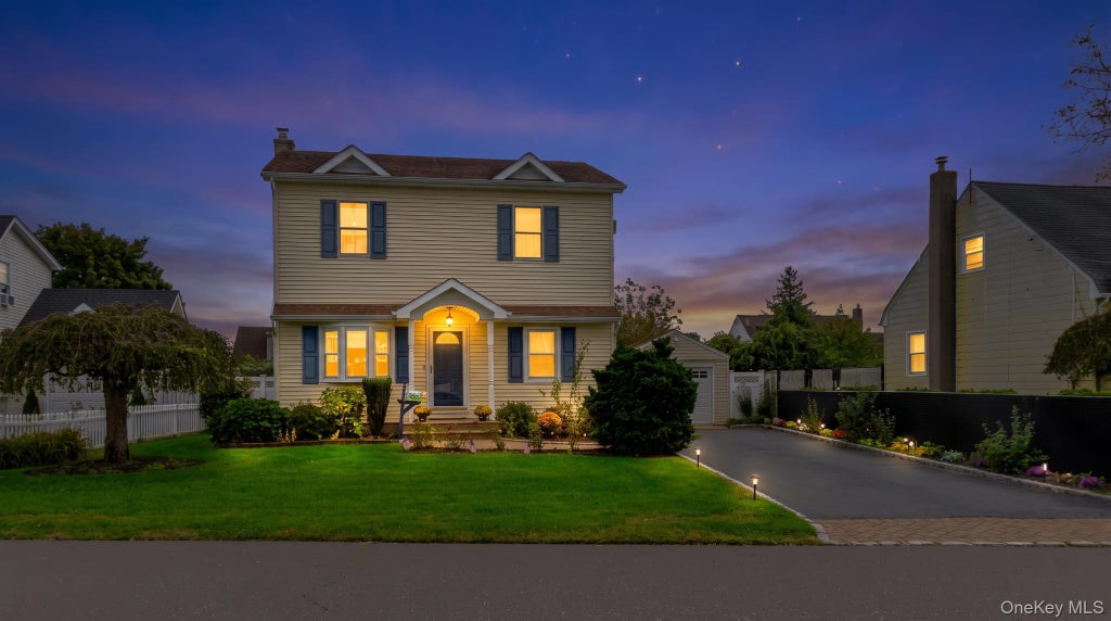 Photo of 50 Peters Lane, North Babylon, NY 11703 (MLS # 1052085)
