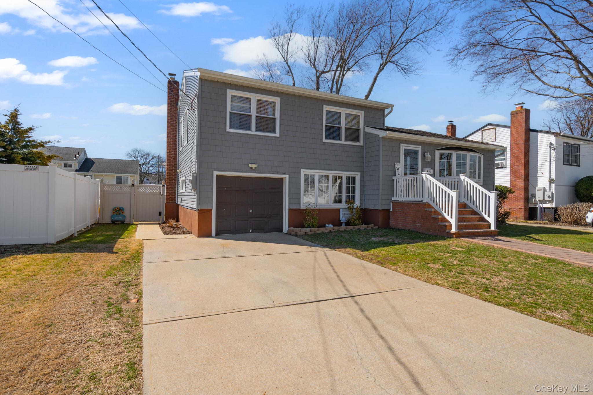 572 S Bayview Avenue