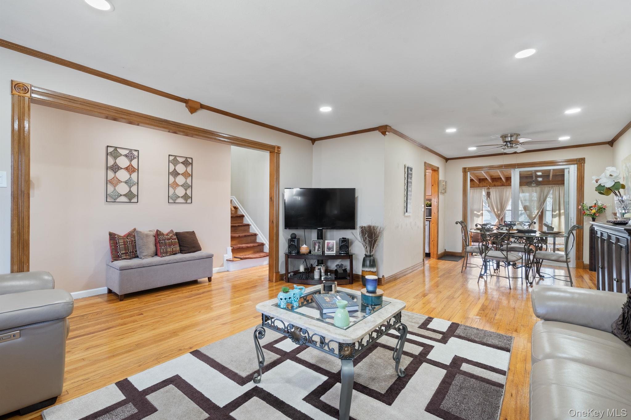 572 S Bayview Avenue