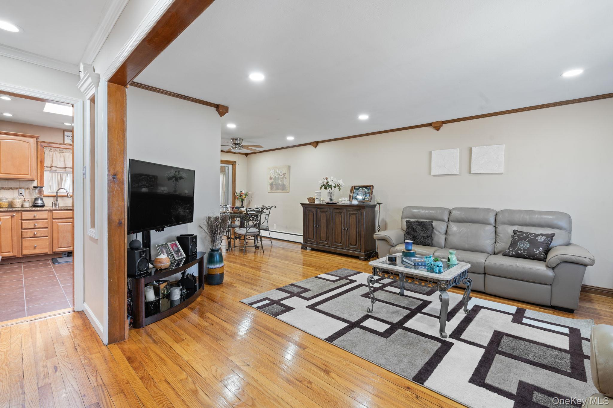 572 S Bayview Avenue