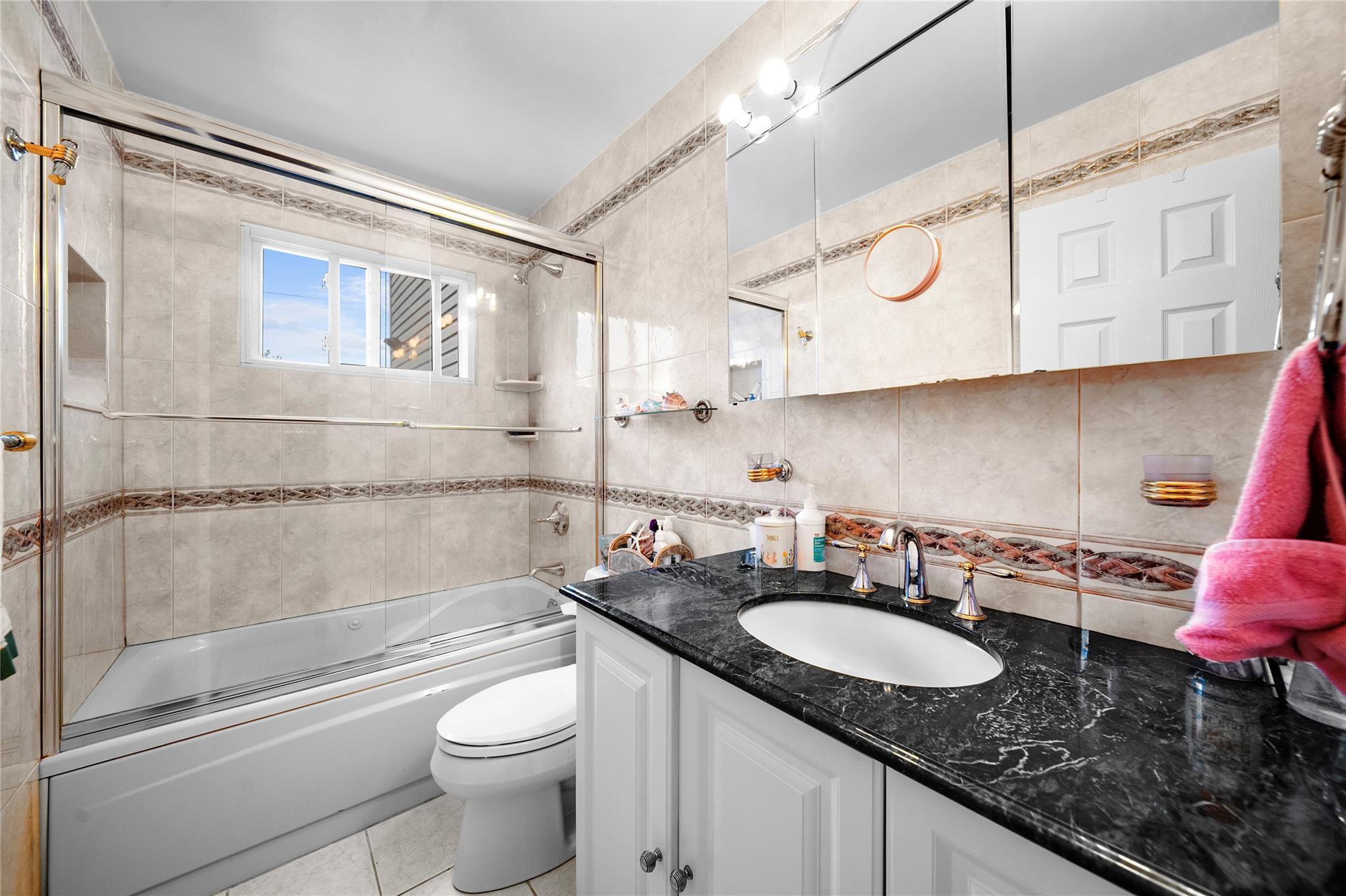 1346 Milanna Lane, Wantagh, New York image 17