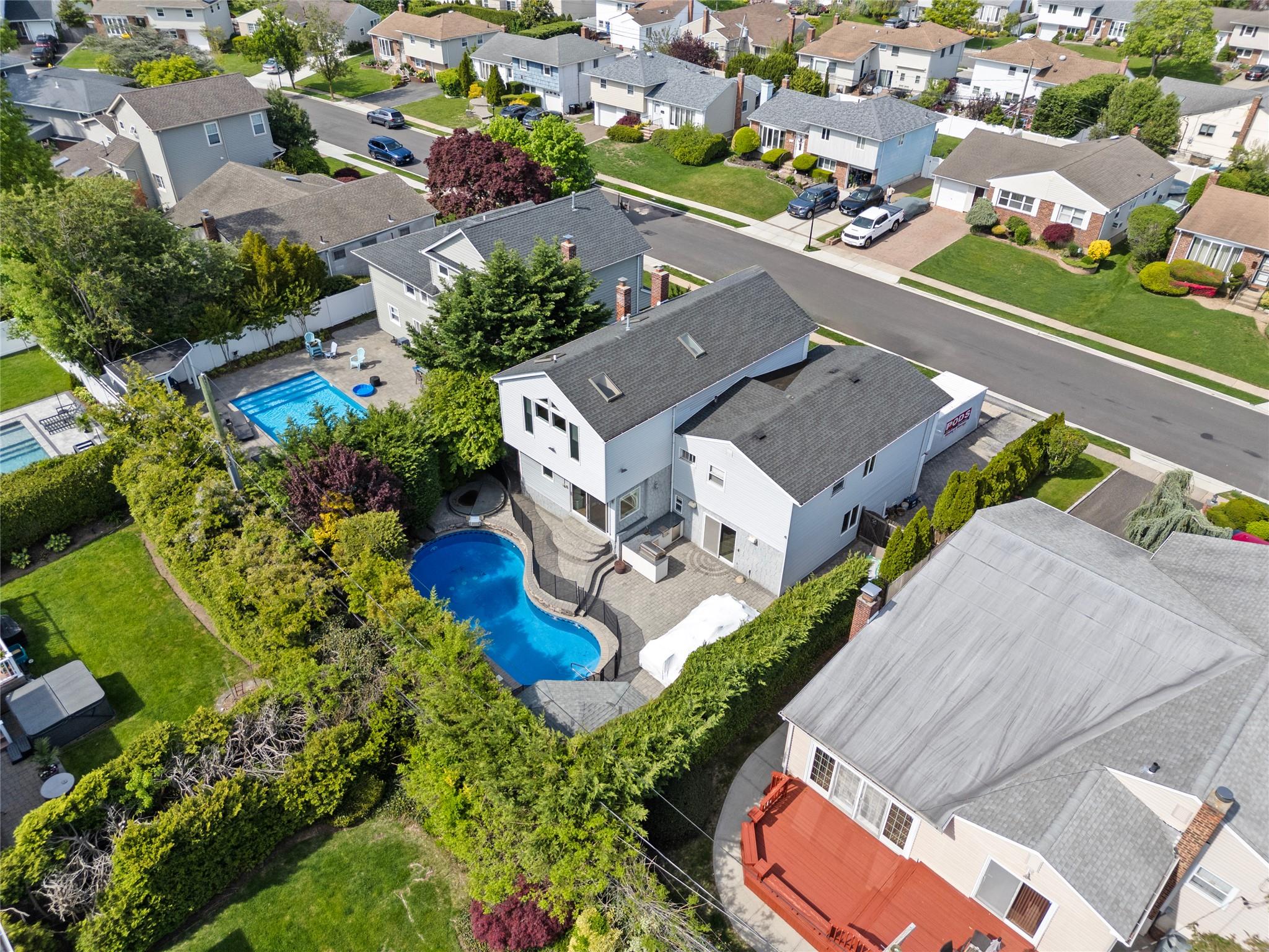 1346 Milanna Lane, Wantagh, New York image 15