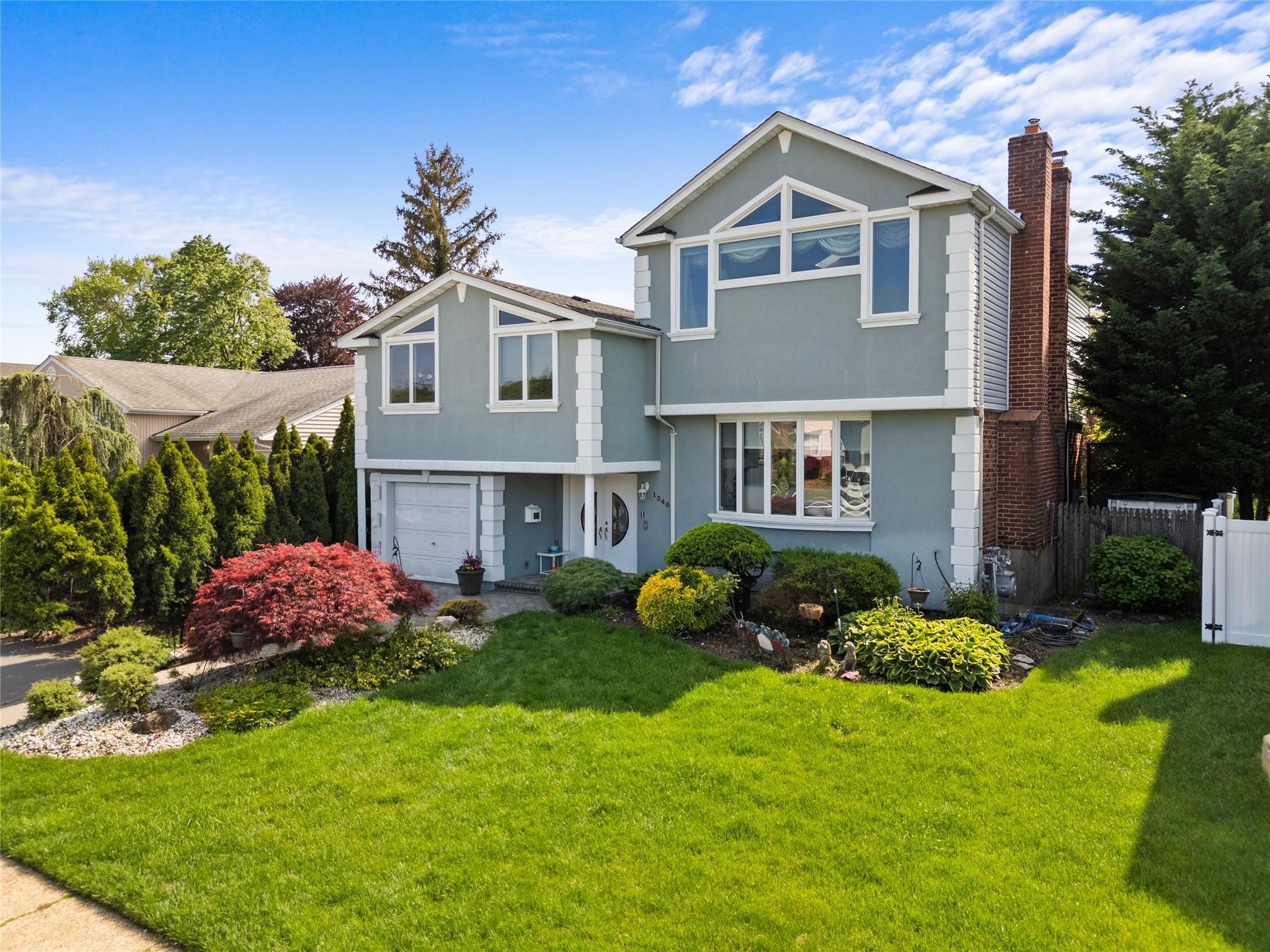 1346 Milanna Lane, Wantagh, New York image 1